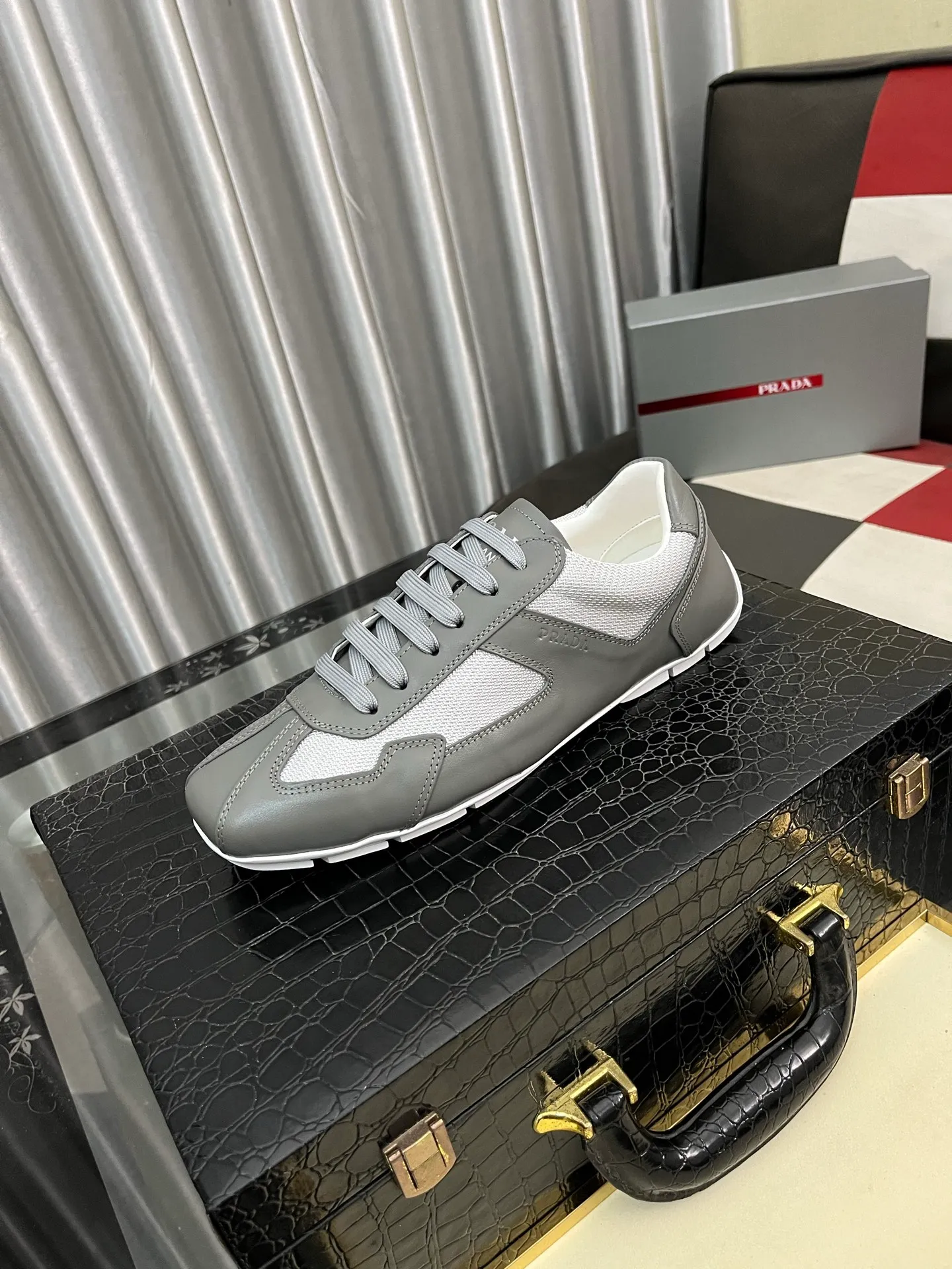 Men's men's shoes 💰458⌚️⌚️prada: new spring and summer casual shoes, sports sneakers, fabric: imported cowhide, lining: original lining, sole: original sole, size: 38-444️⃣colors available
